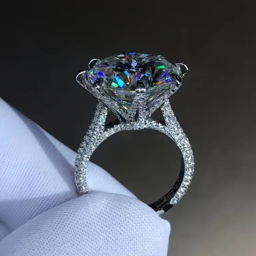 Classic Solitaire Halo Moissanite Engagement Ring - Silver 7 CTs